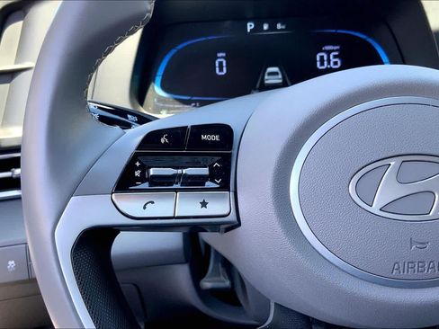 Used 2025 Hyundai Elantra Sport FWD image 24