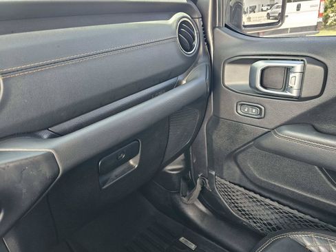 Used 2021 Jeep Gladiator Overland AWD/4WD image 27