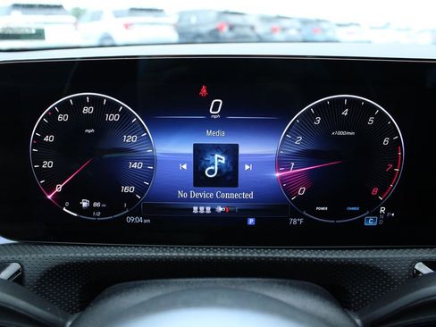 Used 2025 Mercedes-Benz CLA 250 image 34