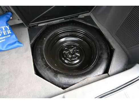 Used 2015 Toyota Sienna image 26