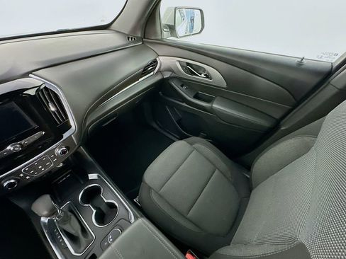 Used 2022 Chevrolet Traverse LT w/ LPO, Cargo Package FWD image 11