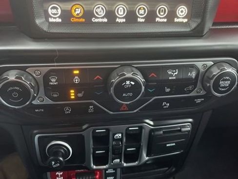 Used 2023 Jeep Wrangler Unlimited Rubicon w/ LED Lighting Group AWD/4WD image 26