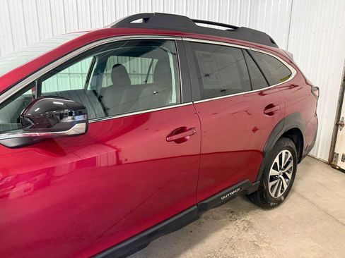 Certified 2025 Subaru Outback Premium w/ Popular Package #1A AWD/4WD image 7