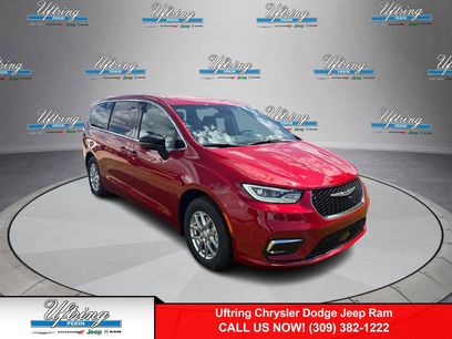 New 2026 Chrysler Pacifica Select