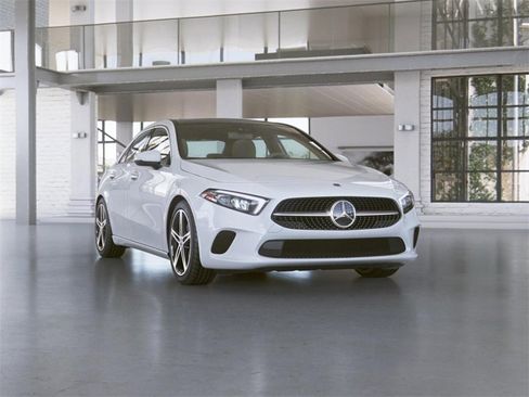 Certified 2022 Mercedes-Benz A 220 4MATIC image 10