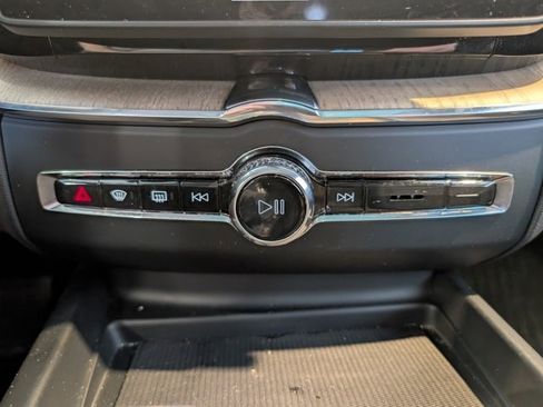 Used 2026 Volvo XC60 B5 Core w/ Climate Package image 18