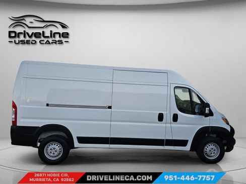 Used 2025 RAM ProMaster 2500 w/ Convenience Group image 14