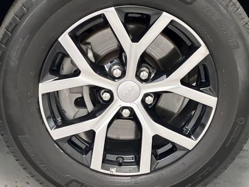 Used 2024 Jeep Grand Cherokee L Limited w/ Luxury Tech Group II image 81