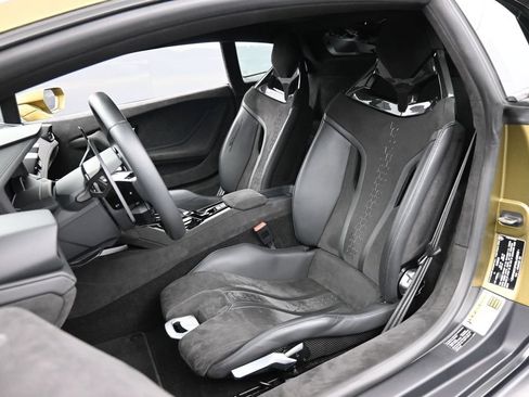 Used 2024 Lamborghini Huracan Sterrato AWD/4WD image 5
