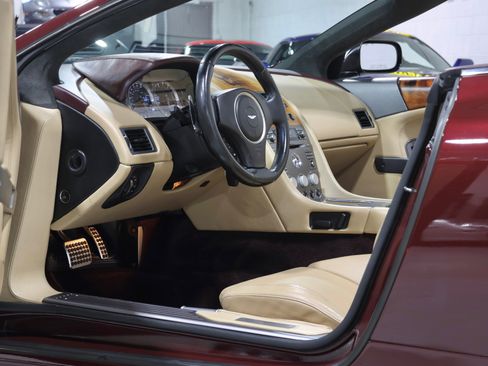 Used 2006 Aston Martin DB9 Volante RWD image 10