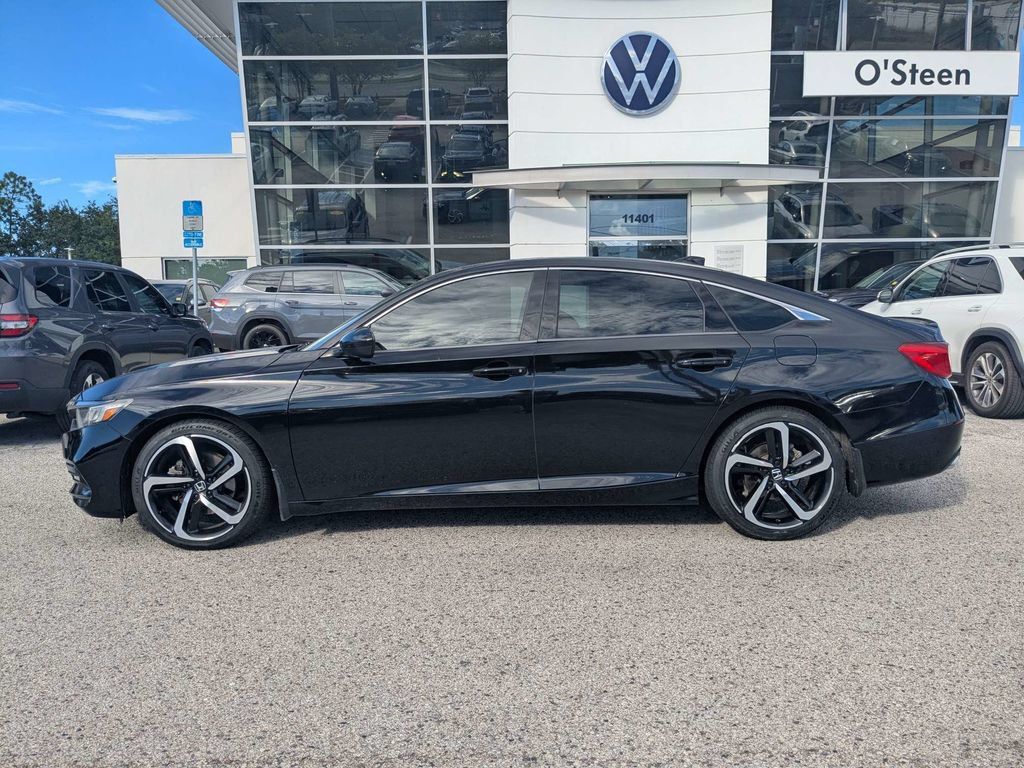 Used 2018 Honda Accord Sport image 3