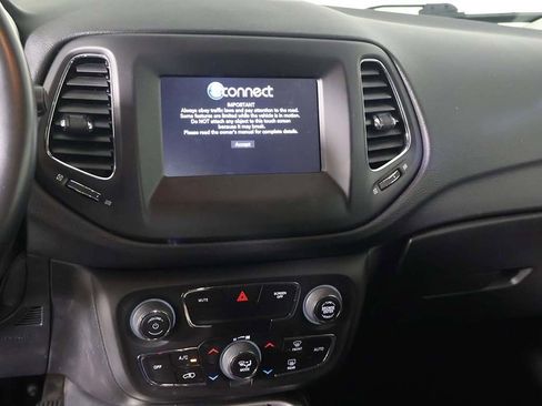 Used 2019 Jeep Compass Latitude image 41