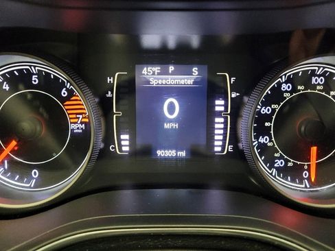 Used 2019 Jeep Cherokee Latitude Plus image 23