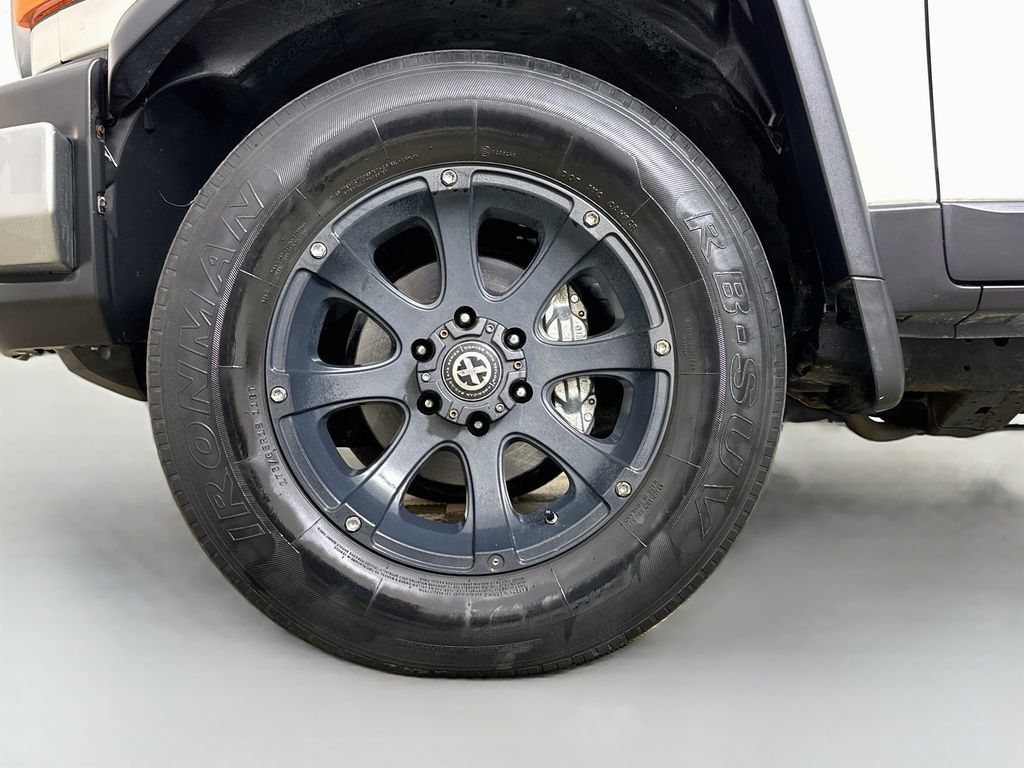 Used 2011 Toyota FJ Cruiser 4WD w/ Upgrade Pkg image 35
