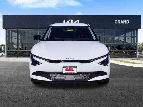 New 2025 Kia EV6 Light w/ Light LR Technology Package AWD/4WD image 3