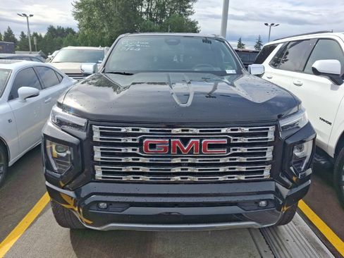 Used 2024 GMC Canyon Denali AWD/4WD image 3