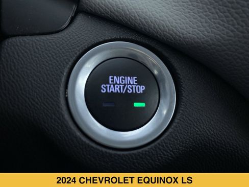 Certified 2024 Chevrolet Equinox LS w/ LS Convenience Package FWD image 8