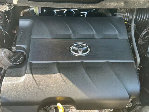 Used 2015 Toyota Sienna XLE w/ XLE Navigation Package AWD/4WD image 10