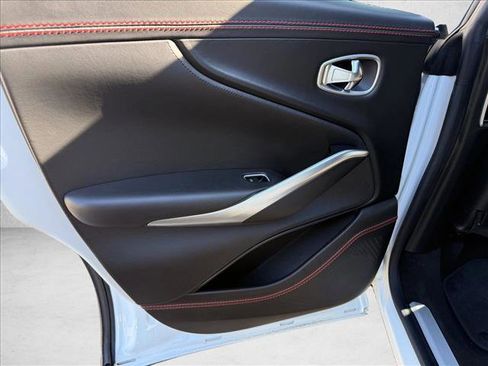Used 2021 Aston Martin DBX AWD/4WD image 10