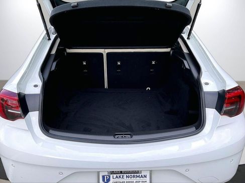 Used 2019 Buick Regal Preferred w/ Sights and Sounds Package image 26