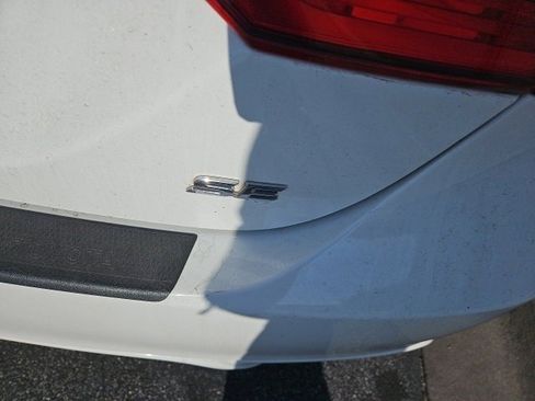 Used 2022 Toyota Camry SE image 8