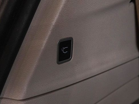 Used 2022 Chrysler Pacifica Touring-L image 24