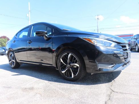 Used 2024 Nissan Versa SR FWD image 1