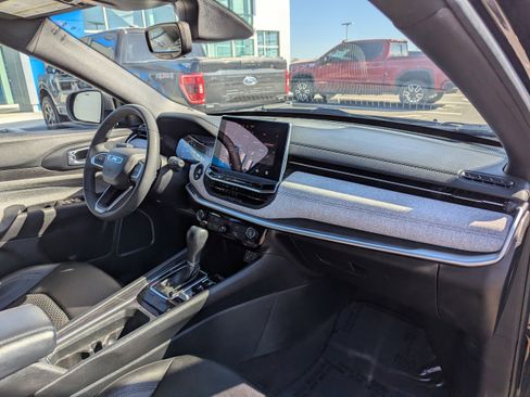 Used 2024 Jeep Compass Latitude AWD/4WD image 40