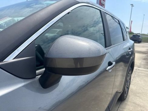 Used 2025 Nissan Rogue SV FWD image 12
