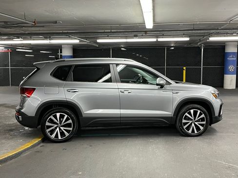 Used 2022 Volkswagen Taos SE image 37
