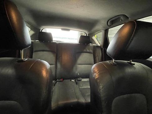 Used 2004 MAZDA MAZDA3 s w/ Moonroof & 6-CD Pkg image 33