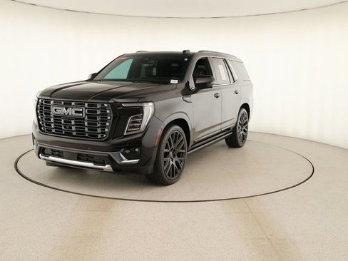 Used 2025 GMC Yukon Denali Ultimate AWD/4WD image 12