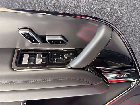 New 2025 Land Rover Range Rover Sport Dynamic SE image 19