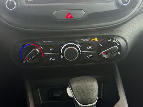 Used 2025 Kia Soul LX w/ LX Technology Package image 23