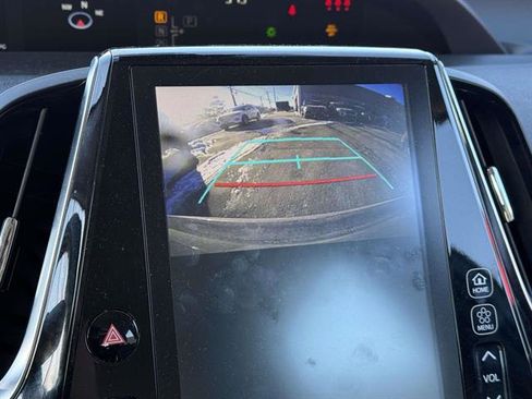 Used 2021 Toyota Prius Prime XLE image 18