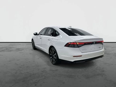 Used 2024 Honda Accord Touring image 2