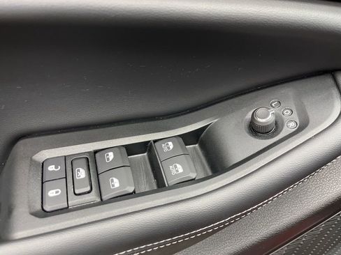 Used 2025 Jeep Grand Cherokee Laredo w/ Luxury Tech Group I AWD/4WD image 29