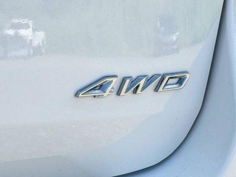 Used 2023 Ford Explorer XLT w/ Equipment Group 202A AWD/4WD image 17