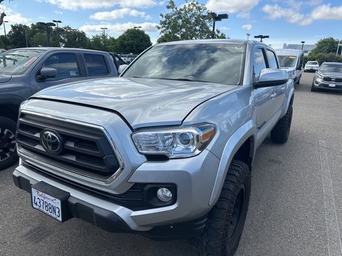 Used 2022 Toyota Tacoma SR5 w/ Black Out Package (TMS) RWD image 3