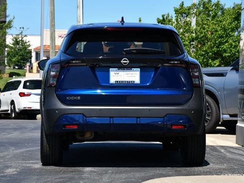 Used 2025 Nissan Kicks SV FWD image 9