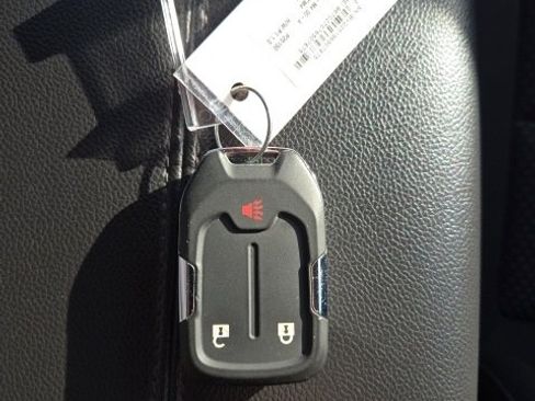 Used 2024 GMC Terrain SLE image 16