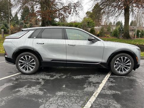 New 2026 Cadillac Lyriq Premium Sport image 6