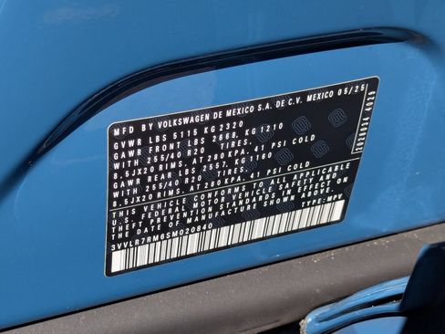 Certified 2025 Volkswagen Tiguan SEL R-Line AWD/4WD image 44