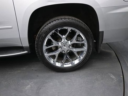 Used 2019 Chevrolet Suburban Premier AWD/4WD image 41