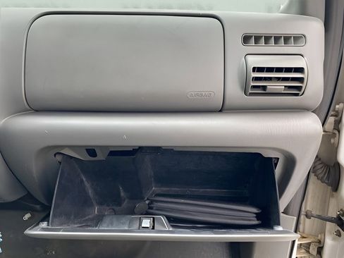 Used 2006 Ford F550 2WD Regular Cab Super Duty image 18