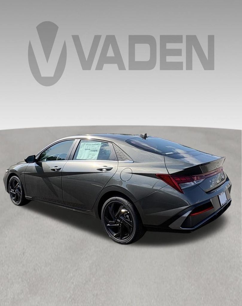 New 2026 Hyundai Elantra SEL Sport Premium FWD image 3