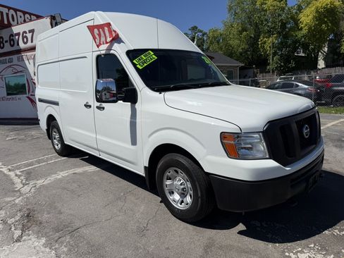 Used 2021 Nissan NV 3500 SV RWD image 3