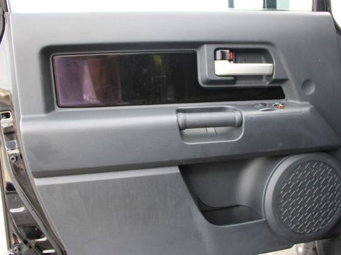 Used 2011 Toyota FJ Cruiser 4WD w/ Upgrade Pkg image 13