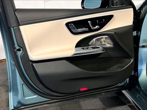 New 2026 Mercedes-Benz E 350 4MATIC Sedan image 11