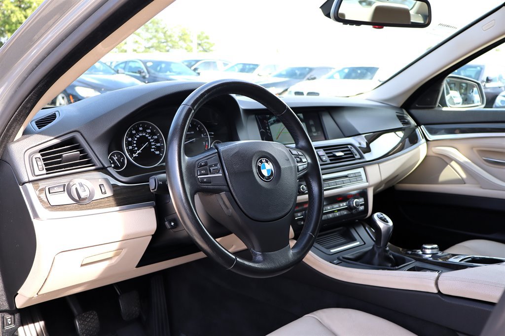 Used 2011 BMW 535i Sedan RWD image 16